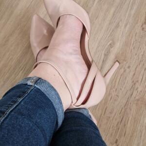 Jenni_feet mym