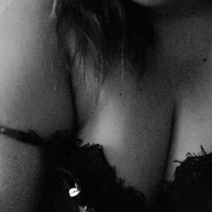 Jessy_charmes mym