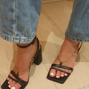 Jolie_petit_petons mym