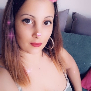 Joliebrunetatouee mym