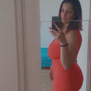 Joliebrunetatouee mym