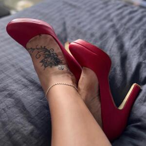 Ju_feet1 mym