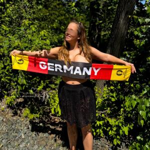 Julia_schwanzgeil mym
