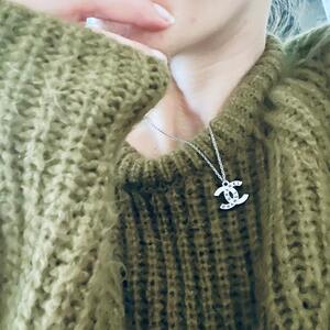 Julia_sltn mym
