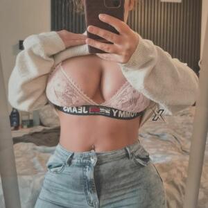 Julia_xclusive mym