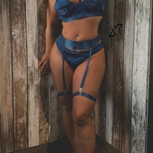 Julia_xclusive mym