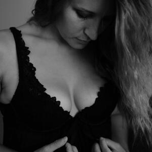 Juliecaramodel mym