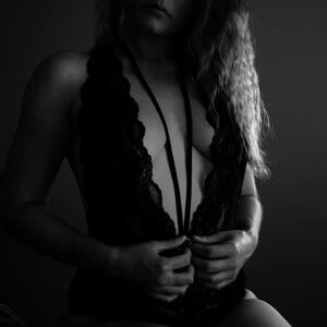 Juliecaramodel mym