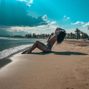 Kally_swan mym