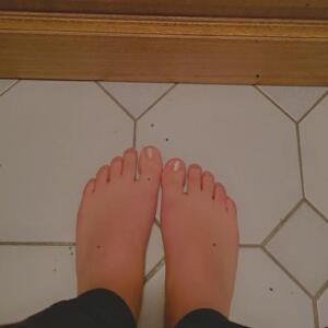 Kelly_feetgirl mym