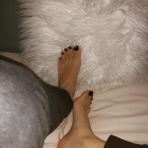 Kiaras_feet mym