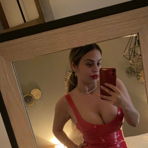 Klaudia_hot mym