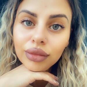 Klaudia_hot mym
