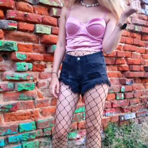 Klaudiasolo_latex_lingerie_anal_feet_pantyhose_stockings_heels_squirt mym