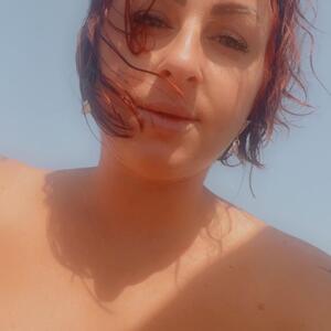 Lablonde-aux-forme-genereuse mym