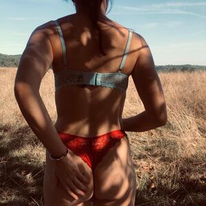 Lara_james mym