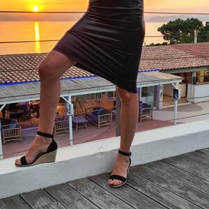 Laura_milf_nude_sexy mym