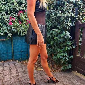 Laura_milf_nude_sexy mym