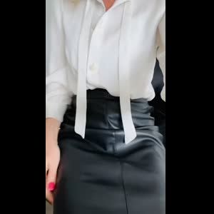 Laura_milf_nude_sexy mym