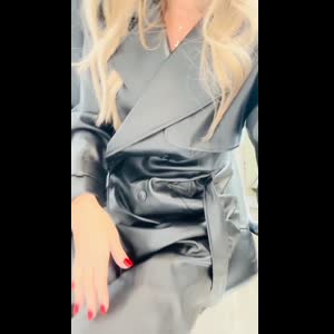 Laura_milf_nude_sexy mym