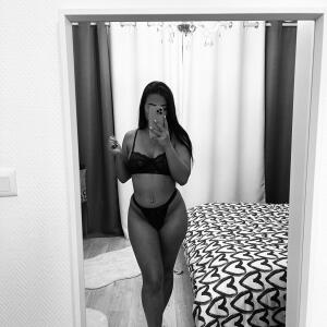 Lauraa_57 mym