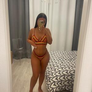 Lauraa_57 mym