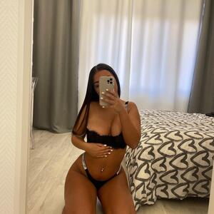 Lauraa_57 mym