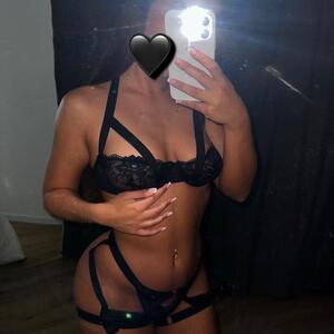 Lauraa_57 mym