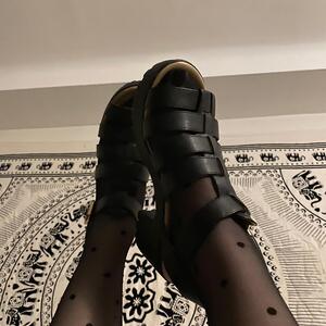Lea_feet mym