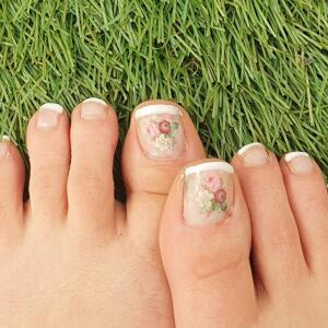 Les_twins_feet_girls mym