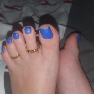Les_twins_feet_girls mym