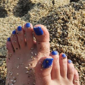 Les_twins_feet_girls mym