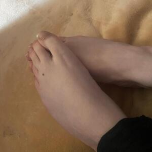 Lesadorablespiedstheadorablefeet mym