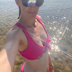Leslie_angel mym