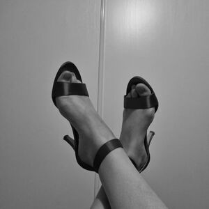 Liily_feet mym