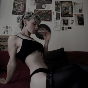 Lilredmoonn mym