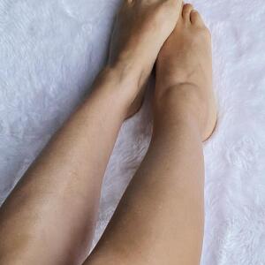 Lily__feet mym