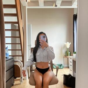 Linh_feet mym