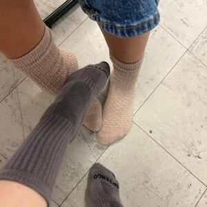 Lisa_charline_feet mym