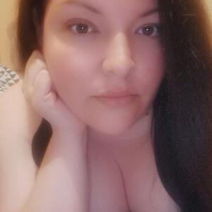 Little_brunette_curvy mym