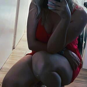 Littleblondiie_hot mym