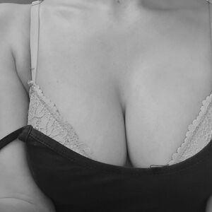 Livia_hot mym