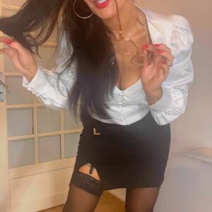 Lola_delucaoff mym
