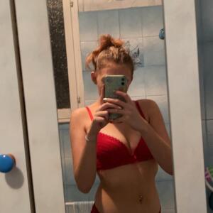 Lola_white mym