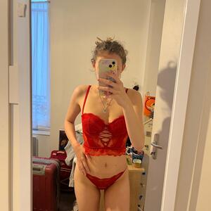 Lola_white mym