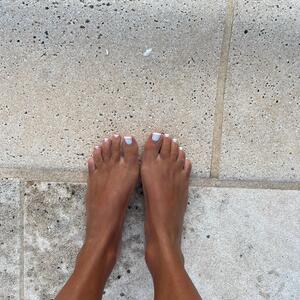 Lolabodyshape_and_feets mym