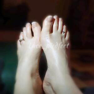 Luce_piedfeet mym