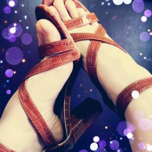 Lucrecia_sweet_feet mym
