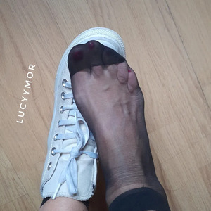 Lucymor_feet mym