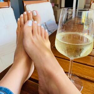 Luna_sexy_feet mym